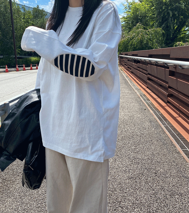 [남녀공용] 소매패치 루즈핏 긴팔 티셔츠