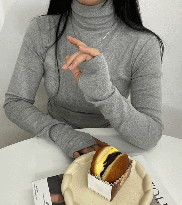 [겨울필수템] 마룬 셔링 워머 폴라 티셔츠